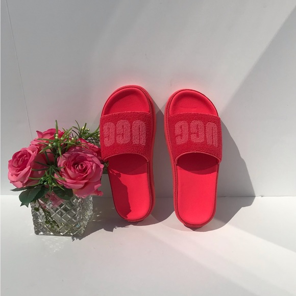 UGG Laton Slide - Picture 1 of 10